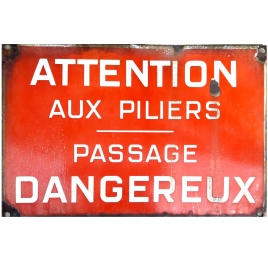 Attention aux piliers Passage Dangereux 1/43,5
