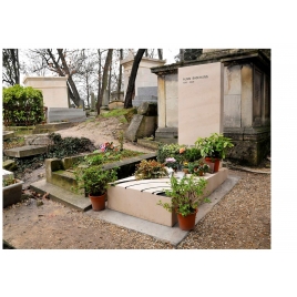 Pierre tombale inspirée de la Tombe d' Alain Bashung, échelle ho