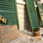 Comment bien peindre vos volets en bois durablement en 2026
