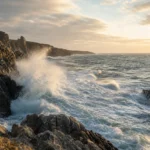 Énergie houlomotrice : définition, fonctionnement et impact sur le littoral